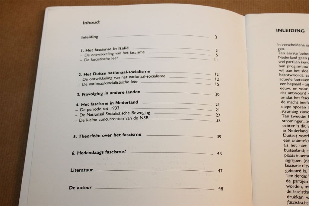 Fascisme — Politiek Veelstromenland, Burgerschapskunde 1985, Ophalen of Verzenden, Gelezen, Politiek en Staatkunde, Nederland