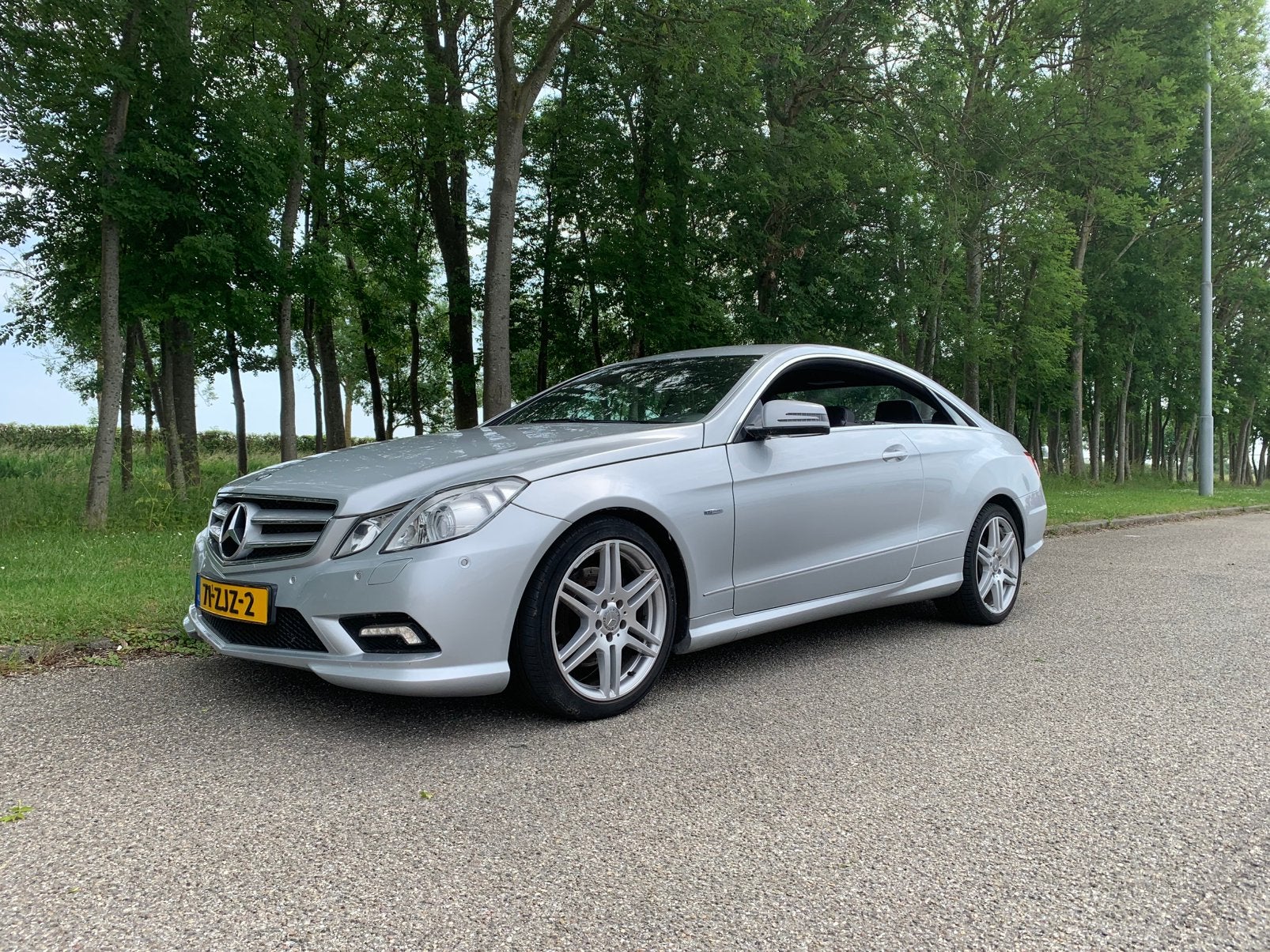 Mercedes-Benz E-Klasse E350cdi Coupe AMG W212  2011 Grijs, Auto's, Mercedes-Benz, Automaat, 1800 kg, Zwart, 4 stoelen