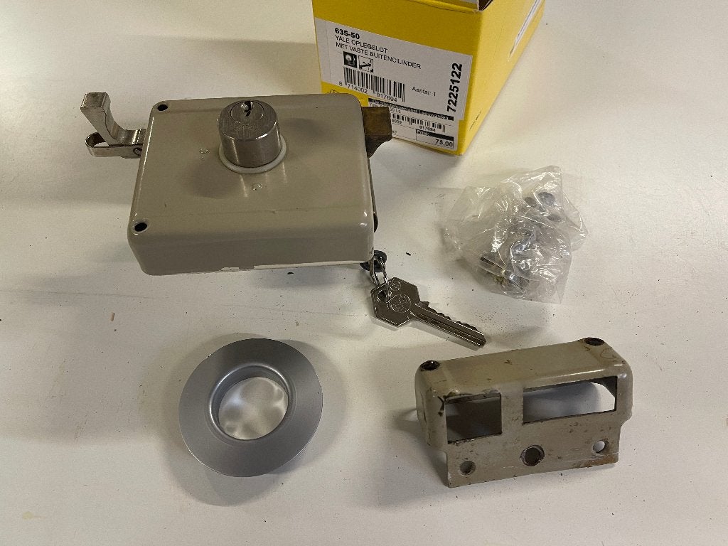 Yale oplegslot, Ophalen, Gebruikt, IJzer, Slot