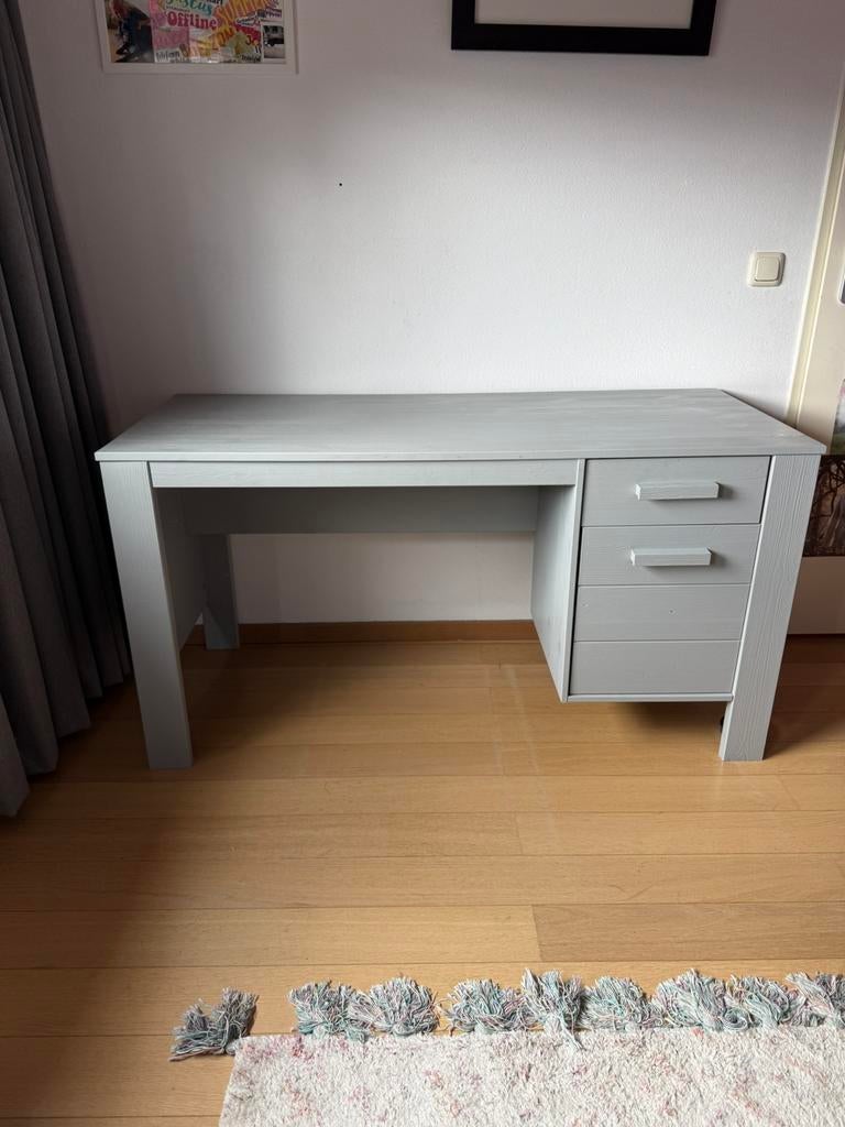 WOOOD bureau grijs, Huis en Inrichting, Bureaus, Ophalen, 143 cm, Zo goed als nieuw, Overige merken
