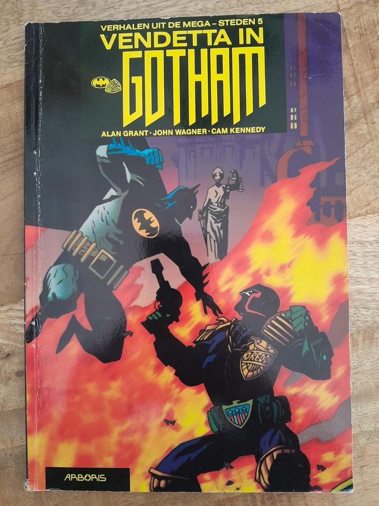 VERHALEN UIT DE MEGASTEDEN - vendetta in Gotham, Gelezen, Eén stripboek, Ophalen of Verzenden, DC Comics