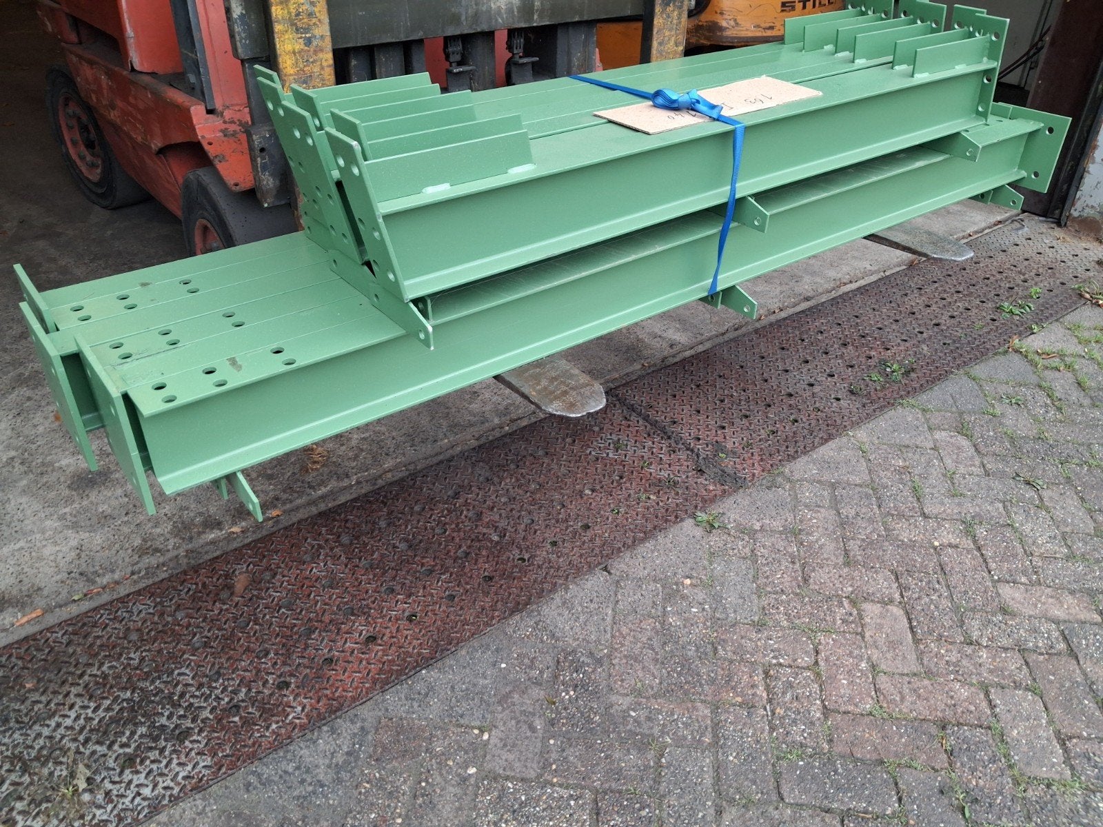 Schuilhok Spanten Stal 3.5m breed op 6m  Vergunings vrij !
