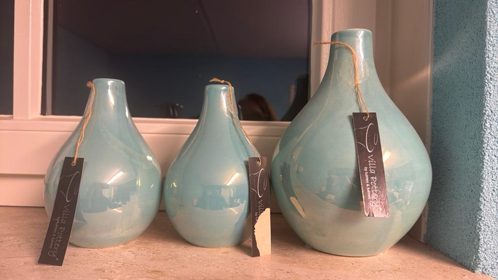 Set van 3 turquoise Villa Pottery sierflesjes/vaasjes, Ophalen, Overige kleuren, Aardewerk of Porselein, Nieuw