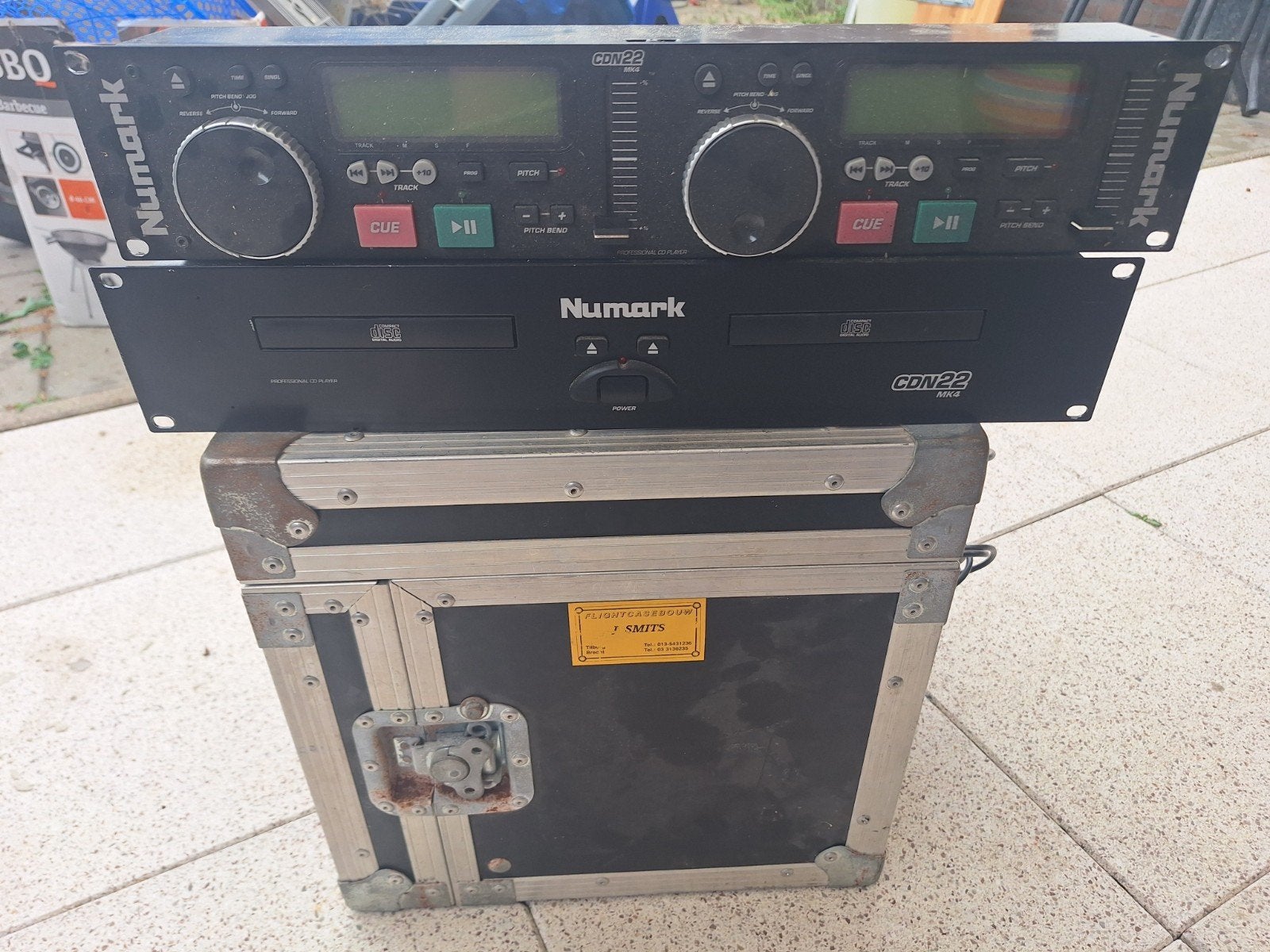 Flightcase met Numark CON22 DJ CD-speler en Mididisc speler, Ophalen