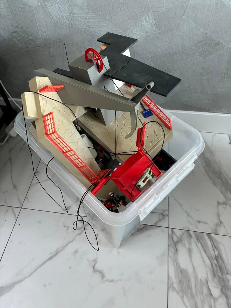 Playmobil - politiebureau, auto’s, helicopter, skilift, Ophalen of Verzenden, Gebruikt