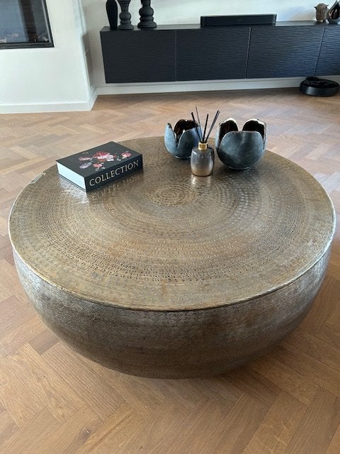 Salon tafel getrommeld messing, Huis en Inrichting, Ophalen, Zo goed als nieuw, Metaal of Aluminium