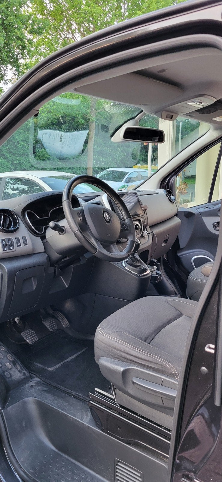 Renault Trafic DC 1.6 DCI 2016 met nieuwe turbo!, Voorwielaandrijving, Euro 5, Zwart, 4 cilinders