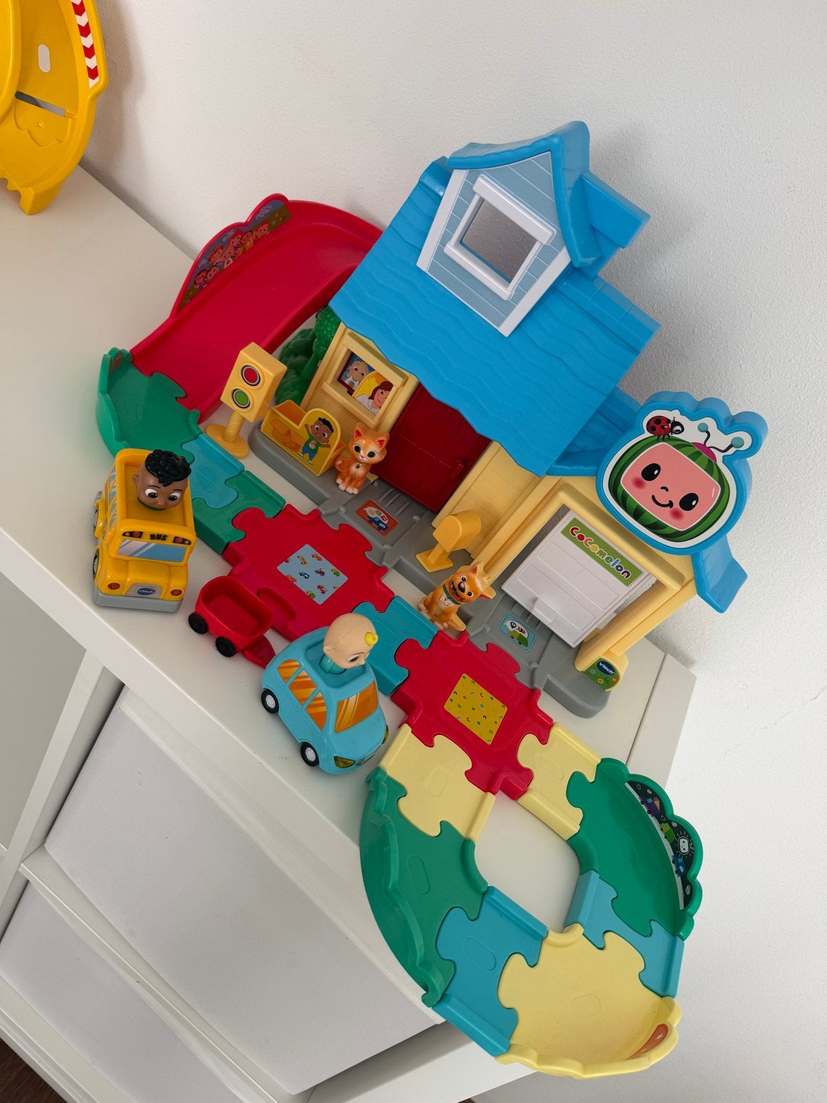 Cocomelon Speelset met Extra Auto, Kinderen en Baby's, Ophalen of Verzenden, Zo goed als nieuw