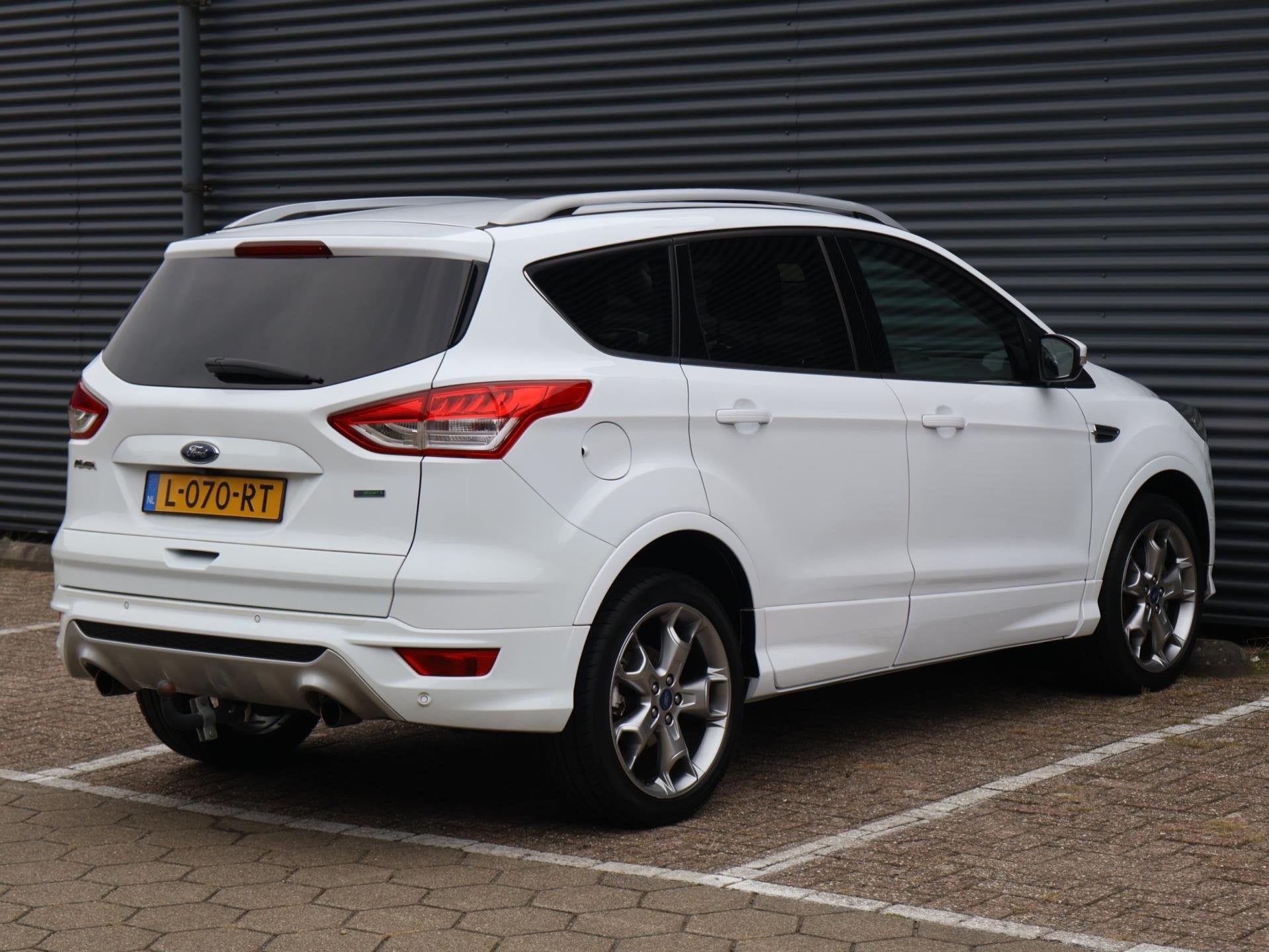Ford Kuga 1.5 Titanium Styling Pack 4WD|Pano|Autopark|Automa, Auto's, Automaat, 4 cilinders, 1850 kg, 1586 kg