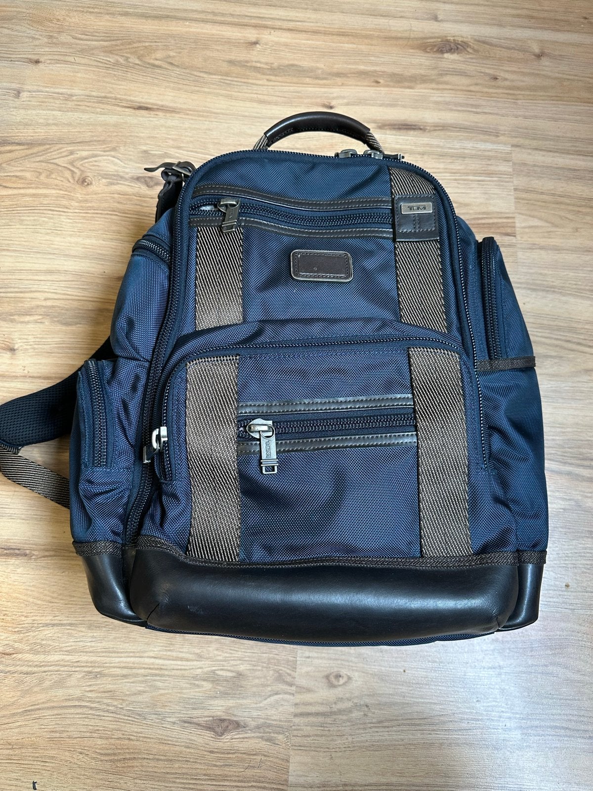 TUMI rugzak - Blauw met bruine accenten, Ophalen of Verzenden, Gebruikt, 25 tot 40 cm, Overige merken