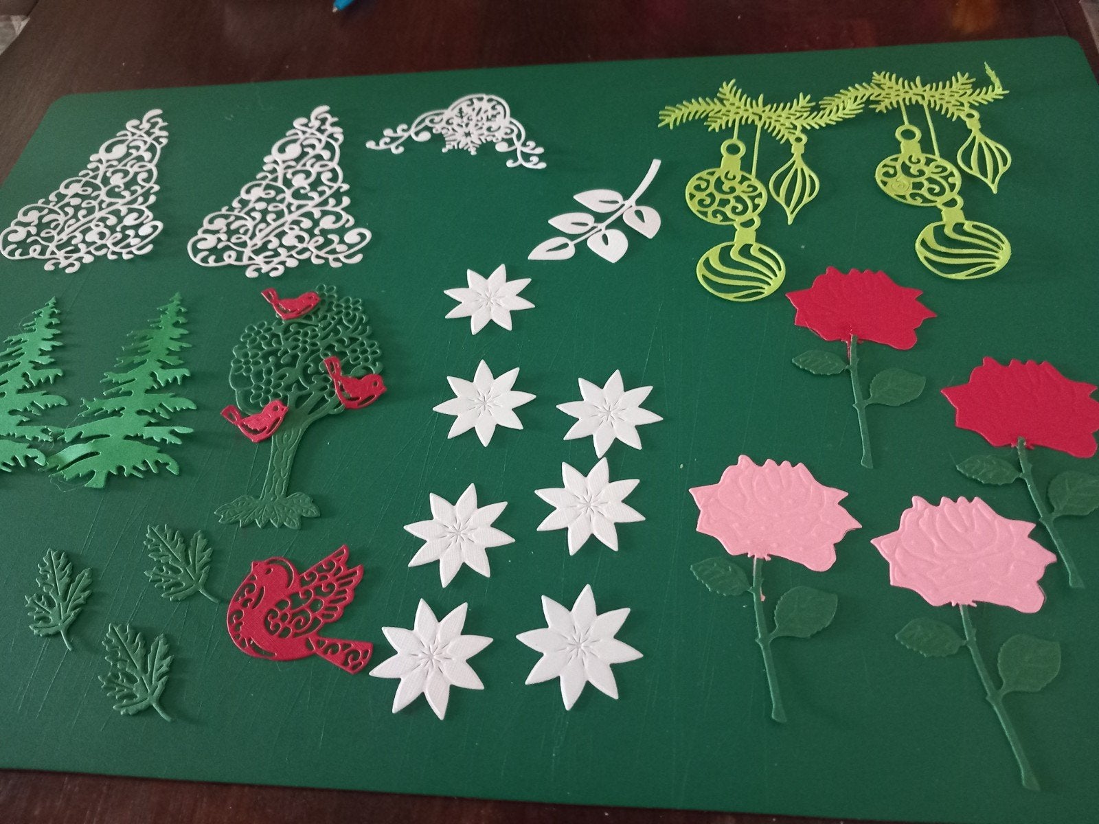 24 stansjes KERST  en Rozen, Ophalen of Verzenden, Zo goed als nieuw, Kerst, Overige typen