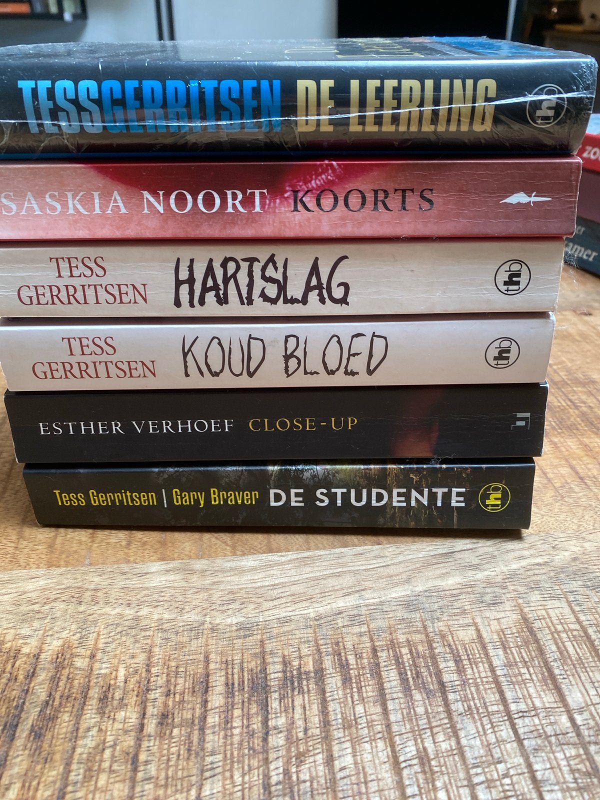 Thriller boekenpakket: Tess Gerritsen, Saskia Noort, Esther, Ophalen, Zo goed als nieuw, Nederland
