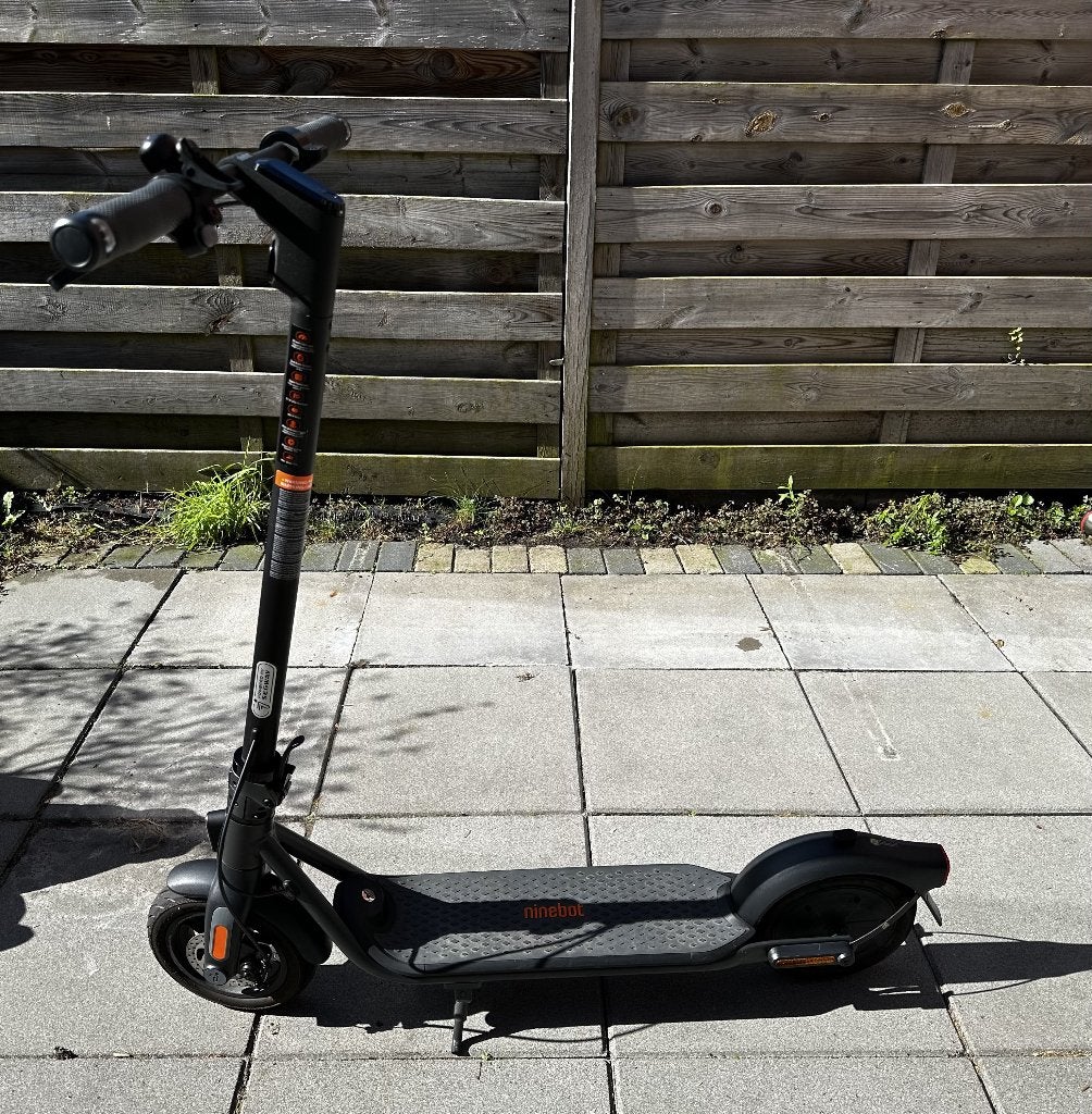 Ninebot Segway KickScooter F2 E Elektrische step, Fietsen en Brommers, Ophalen, Zo goed als nieuw, Elektrische step (E-scooter)
