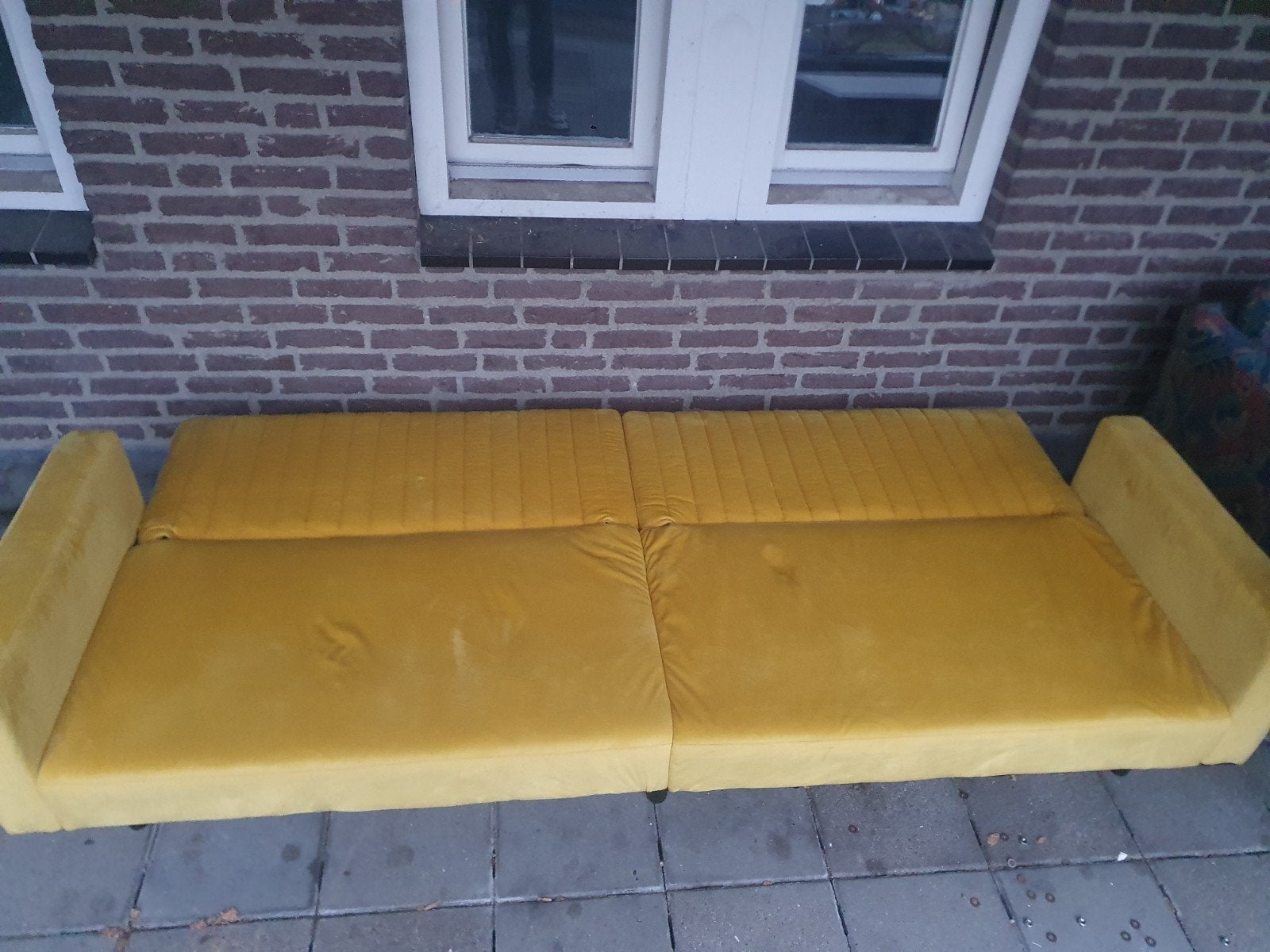 Gele slaapbank - 2 jaar gebruikt, Huis en Inrichting, Ophalen, Gebruikt, Geel