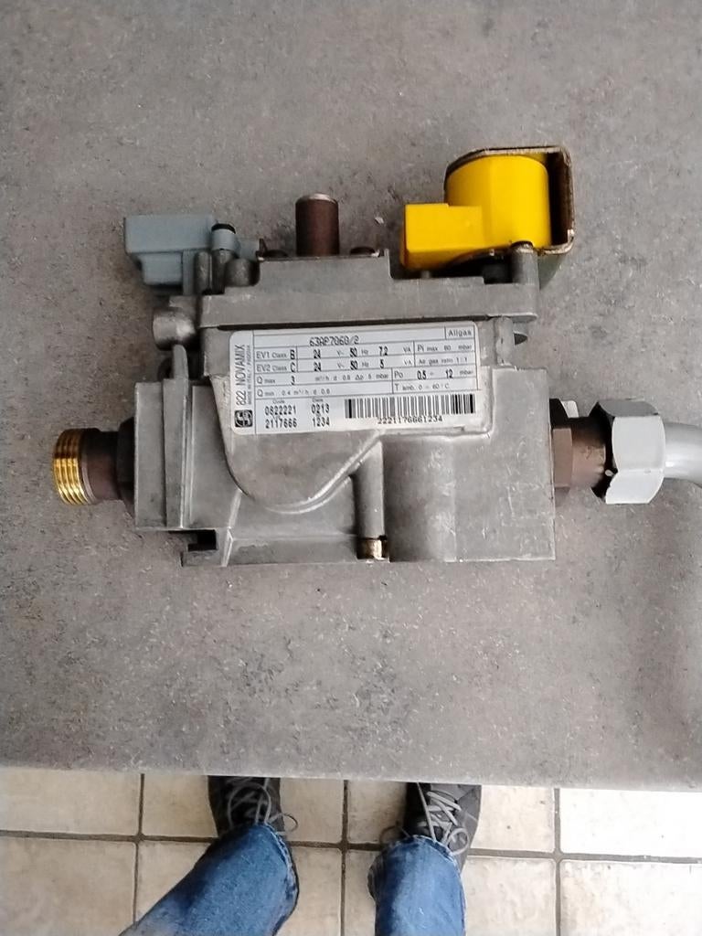 Nefit Gasblok - Gebruikt maar in goede staat, Doe-het-zelf en Verbouw, Verwarming en Radiatoren, Ophalen of Verzenden, Gebruikt
