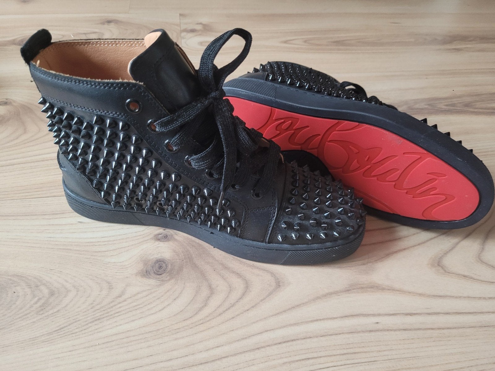 louboutin. nike. vans, Kleding | Dames, Schoenen, Ophalen of Verzenden, Zo goed als nieuw, Zwart, Sneakers of Gympen