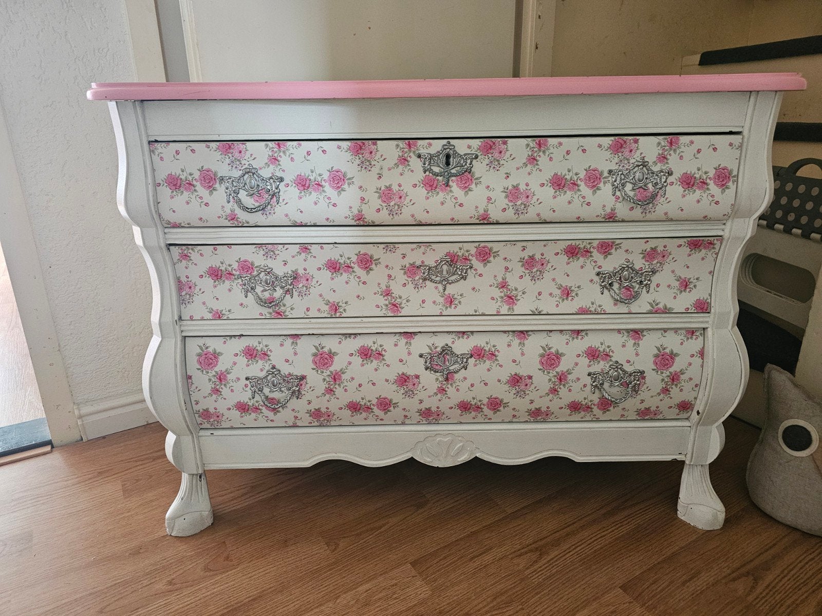 Roze buikkastje met bloemen voor meidenkamer, Ophalen, Gebruikt, 50 tot 100 cm, Met lade(s)