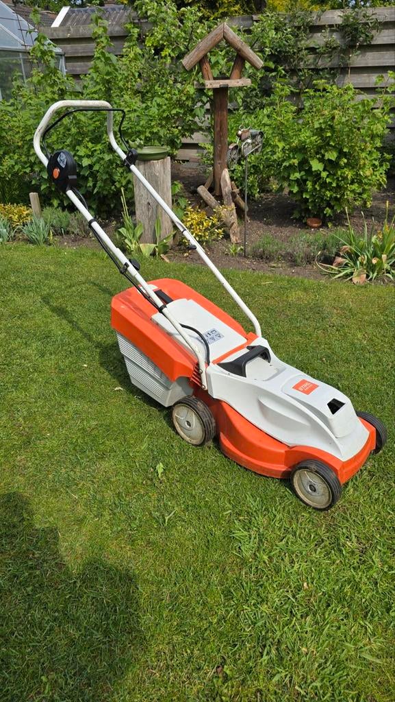 Accu Grasmaaier, Tuin en Terras, Grasmaaiers, Gebruikt, Accu-grasmaaier, 30 t/m 39 cm, Cirkelmaaier, Opvangbak, Ophalen