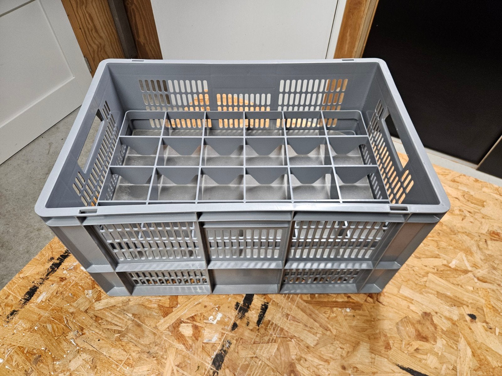 glazenkrat 72 vakken 600 x 400 x 320 mm, Ophalen, Gebruikt, Krat
