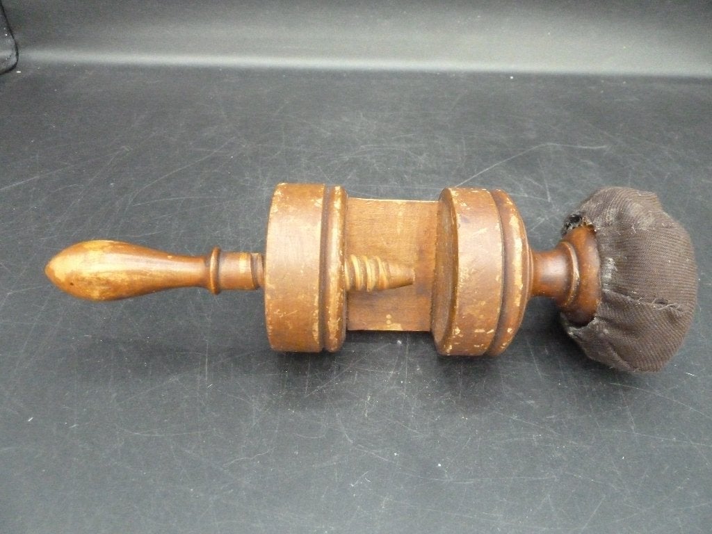 Antieke houten tafelklem speldenkussen, Antiek en Kunst, Ophalen of Verzenden