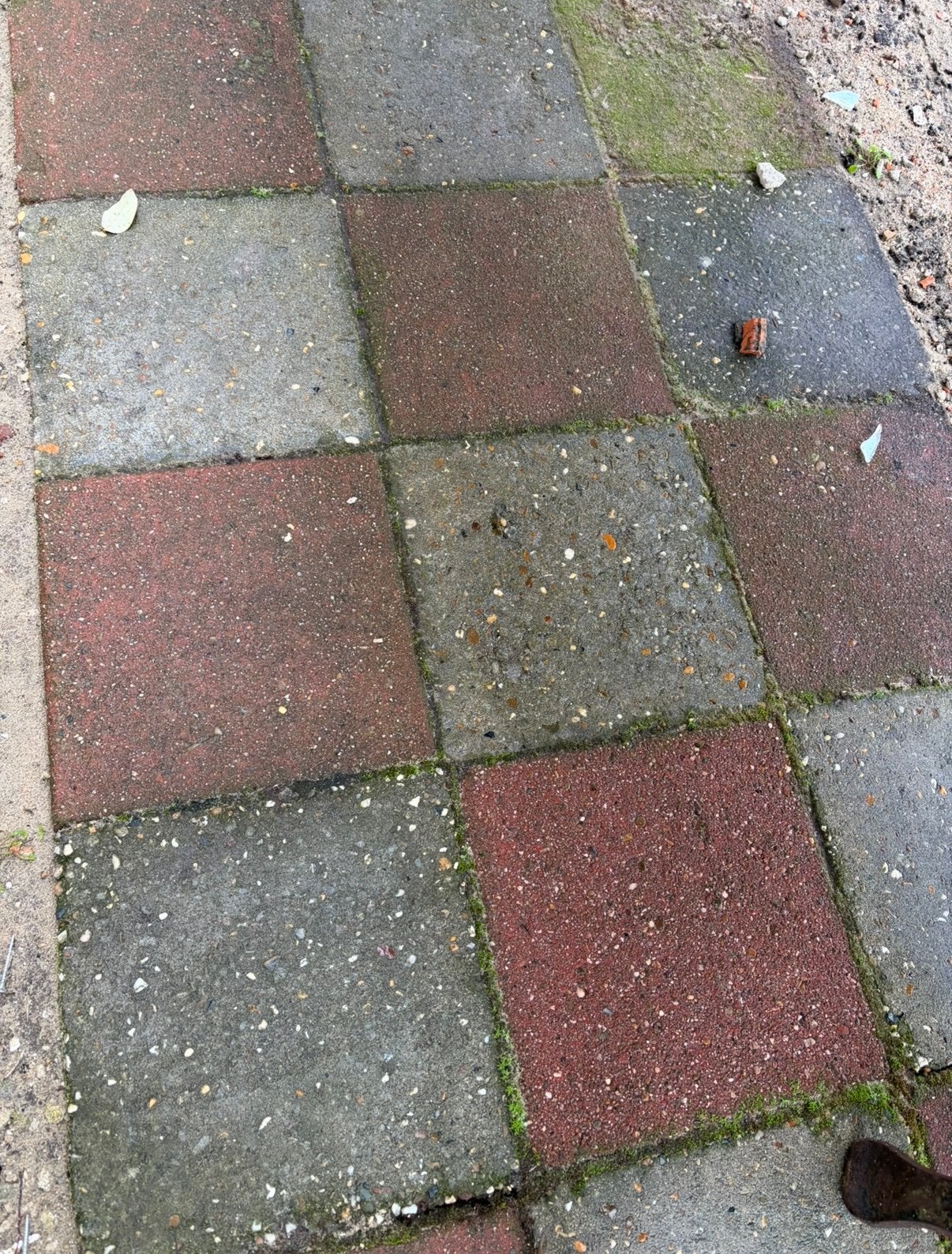 Gratis ophalen betontegels Rood en grijs, Ophalen, Zo goed als nieuw, Beton, Terrastegels