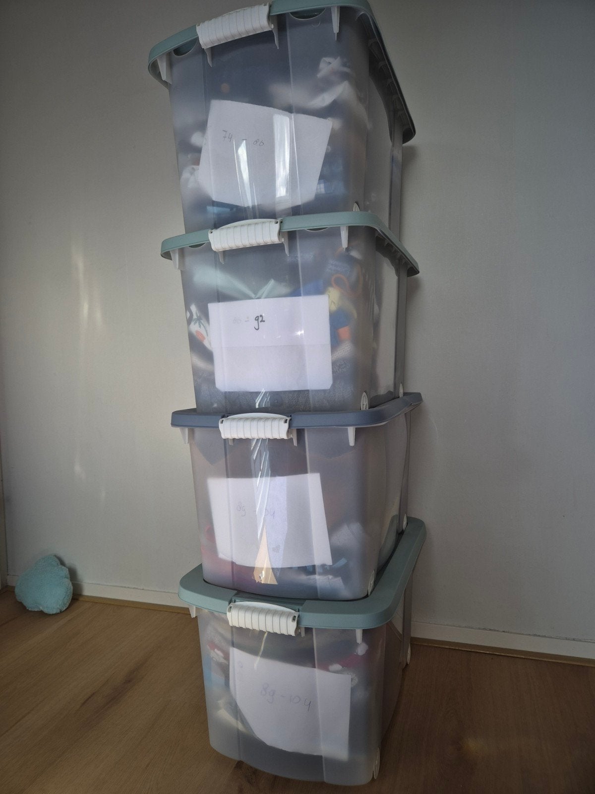 4 volle dozen met jongens kleding maat 74-104, Ophalen, Gebruikt, Overige maten