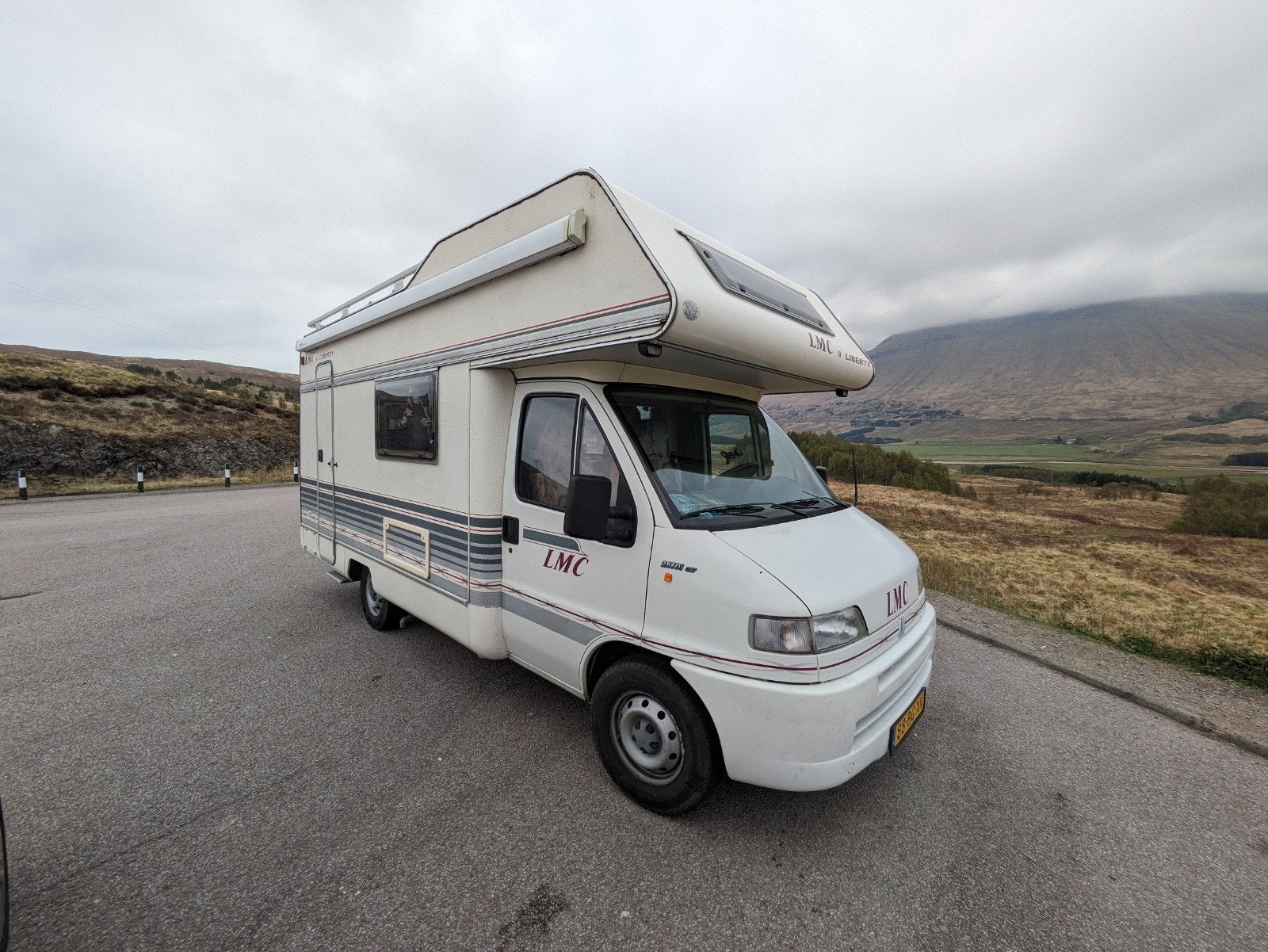 LMC liberty 560 koopje!, Caravans en Kamperen, Alkoof, Ringverwarming, Fiat, Treinzit