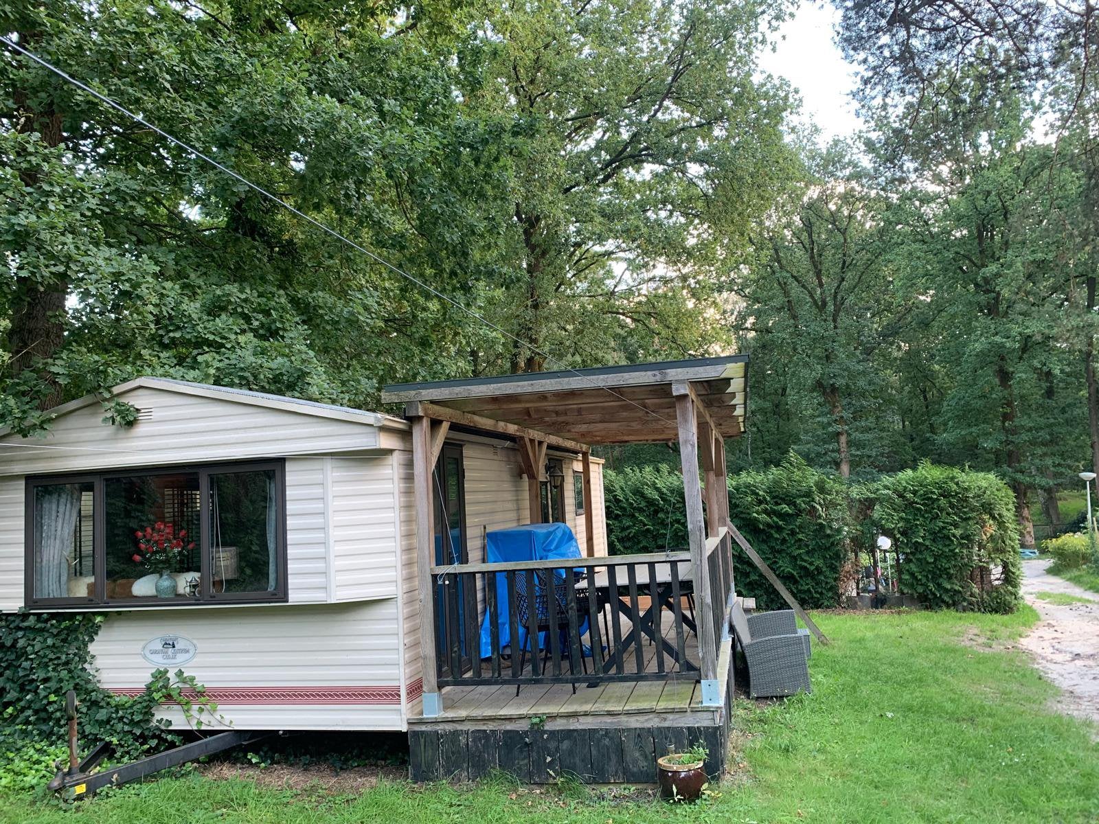 Mooie stacaravan in lunteren, Tot en met 2