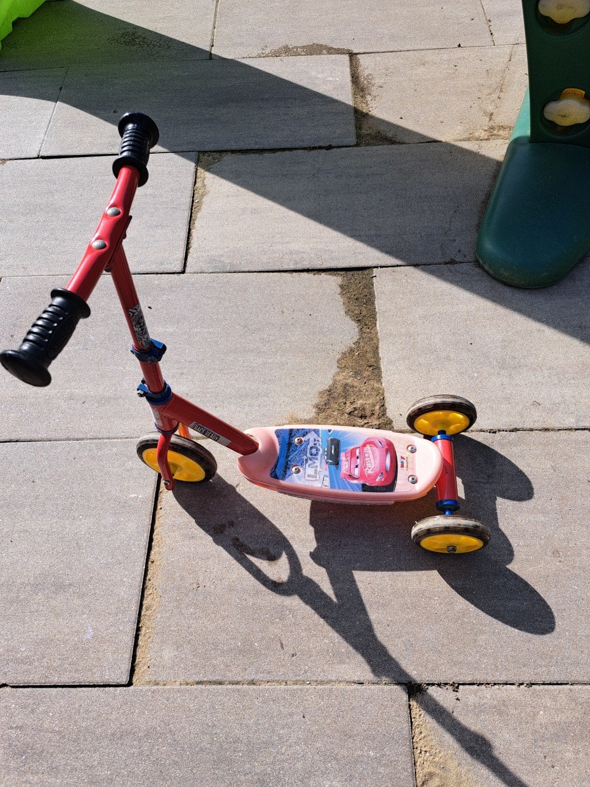 Kinderstep met 3 wielen - Cars design, Fietsen en Brommers, Ophalen, Gebruikt, Gewone step, Onbekend