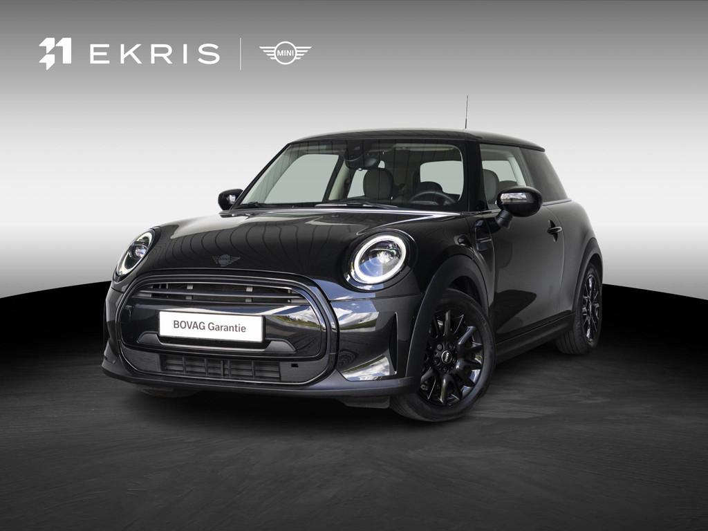 MINI 3-deurs Cooper Classic + Navigatie + Black Exterieur pa, Auto's, Mini, Voorwielaandrijving, 12 maanden, Gebruikt, 4 stoelen