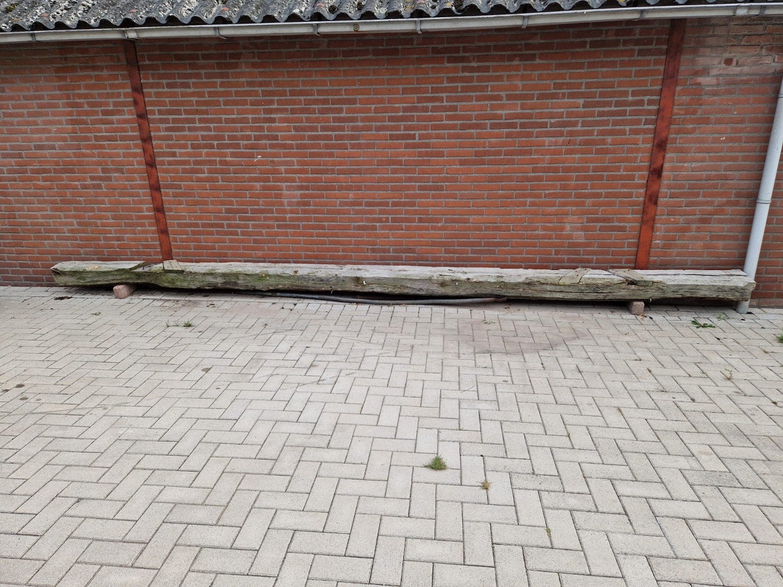 Oud gebint met karakter - 5,66m lang, Doe-het-zelf en Verbouw, Hout en Planken, Ophalen, Gebruikt, Balk, Overige houtsoorten
