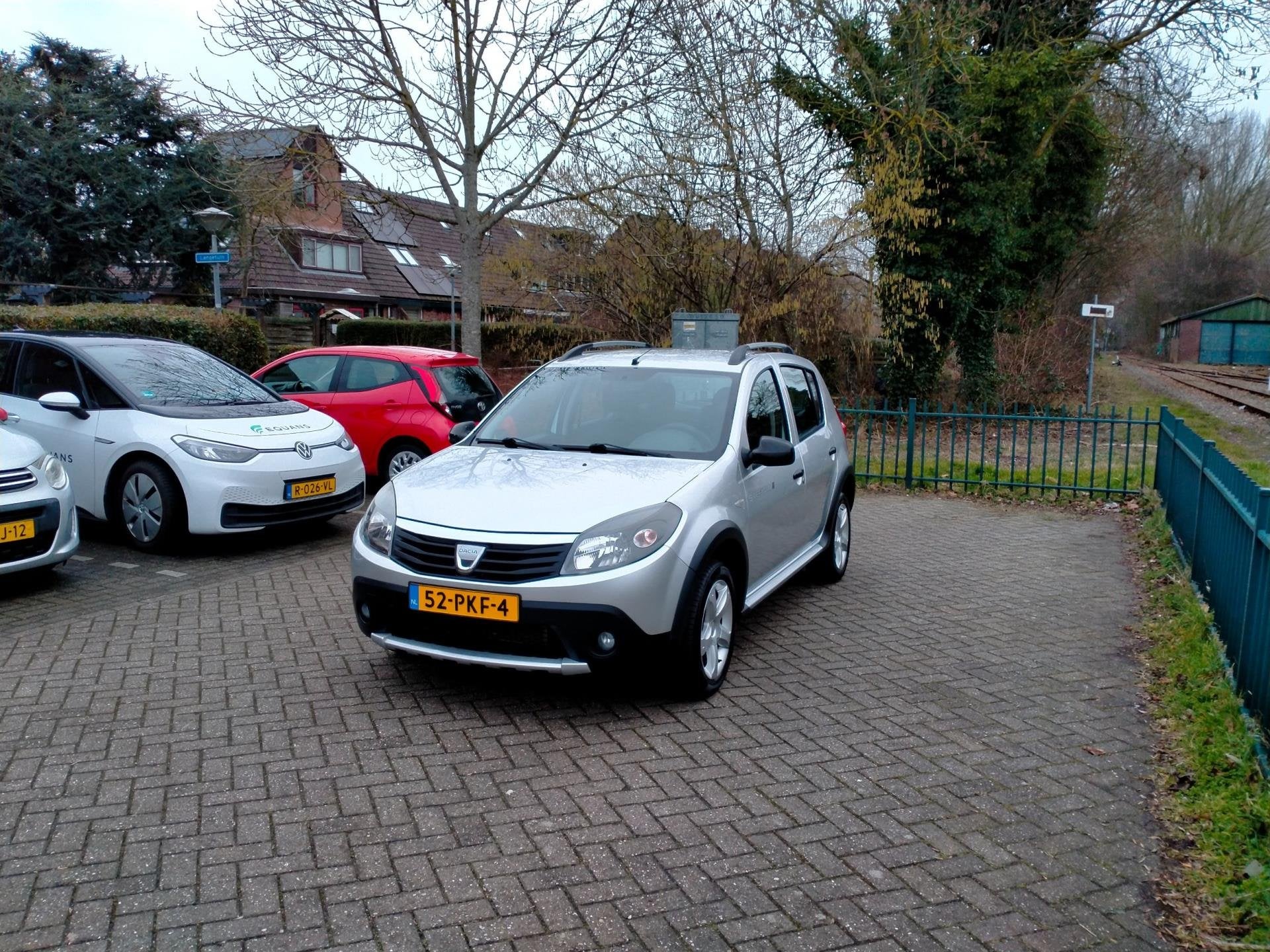Dacia Sandero 1.6 Stepway airco ALLINPRIJS, Auto's, Voorwielaandrijving, Stof, Zwart, 4 cilinders