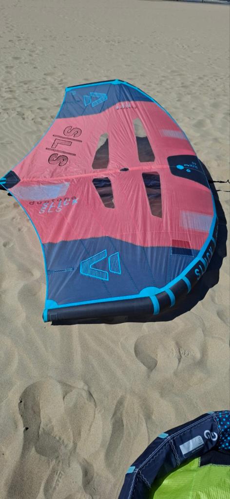 Duotone Slick 4.0m 2023 met Platinum boom, Watersport en Boten, Gebruikt, Met giek, 3.5 tot 5 m², Overige typen