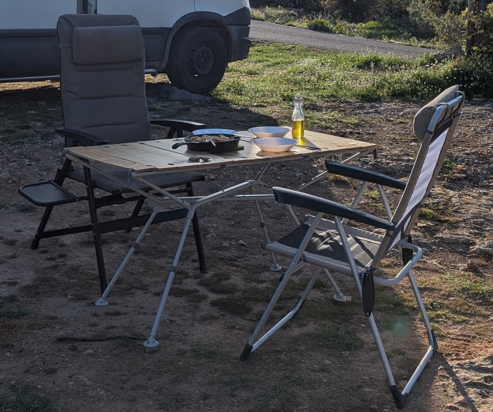 Houten oprolbare campingtafel - in hoogte verstelbaar, Caravans en Kamperen, Ophalen of Verzenden, Zo goed als nieuw, Campingtafel