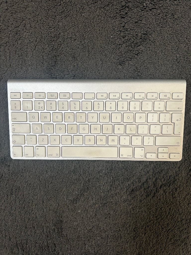 Apple Wireless Keyboard A1314 Bluetooth Toetsenbord, Computers en Software, Toetsenborden, Gebruikt, Multimediatoetsen, Ophalen of Verzenden