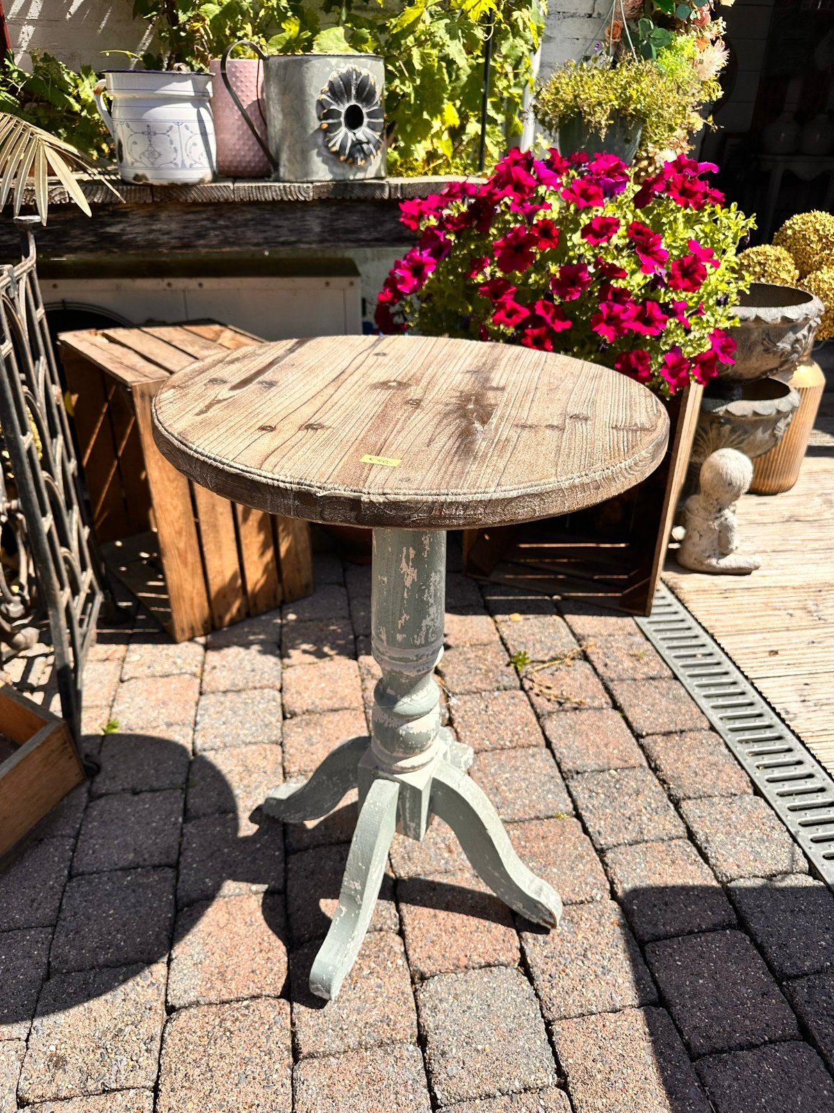 Vintage houten bijzettafel met sierlijke poot, Antiek en Kunst, Antiek | Meubels | Tafels, Ophalen of Verzenden