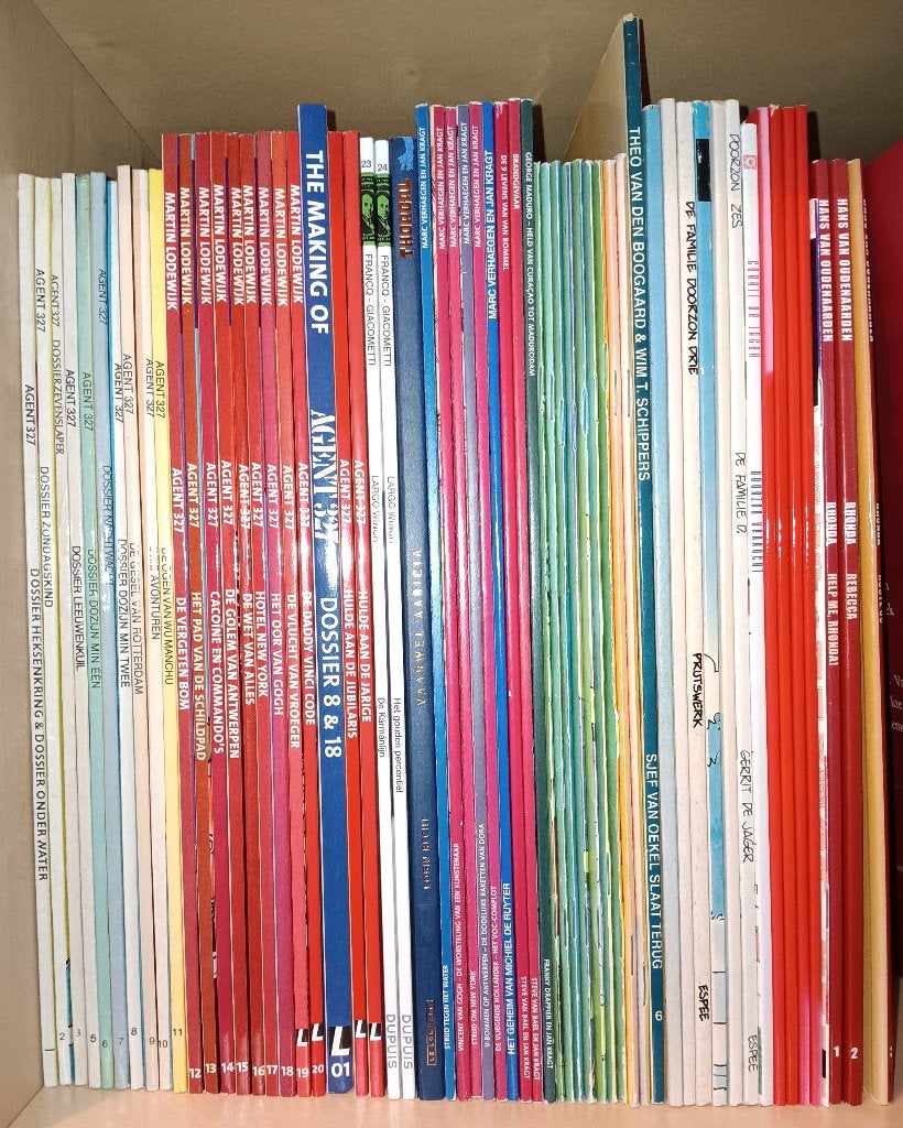 Agent 327, 10x SC, uitgave Oberon, reeks nrs. 1-3, 5-11, Gelezen, Ophalen of Verzenden, Martin Lodewijk, Meerdere stripboeken