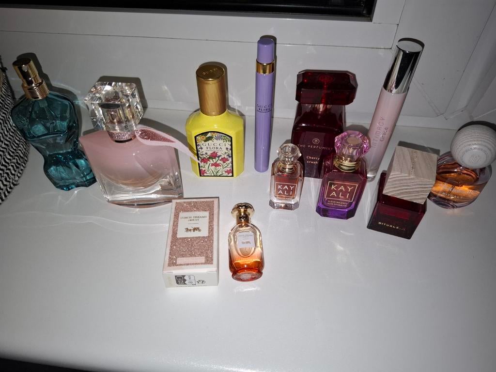 Groot pakket parfum! Kayali, jean Paul gaultier, Lancome, Sieraden, Tassen en Uiterlijk, Uiterlijk | Parfum, Ophalen of Verzenden