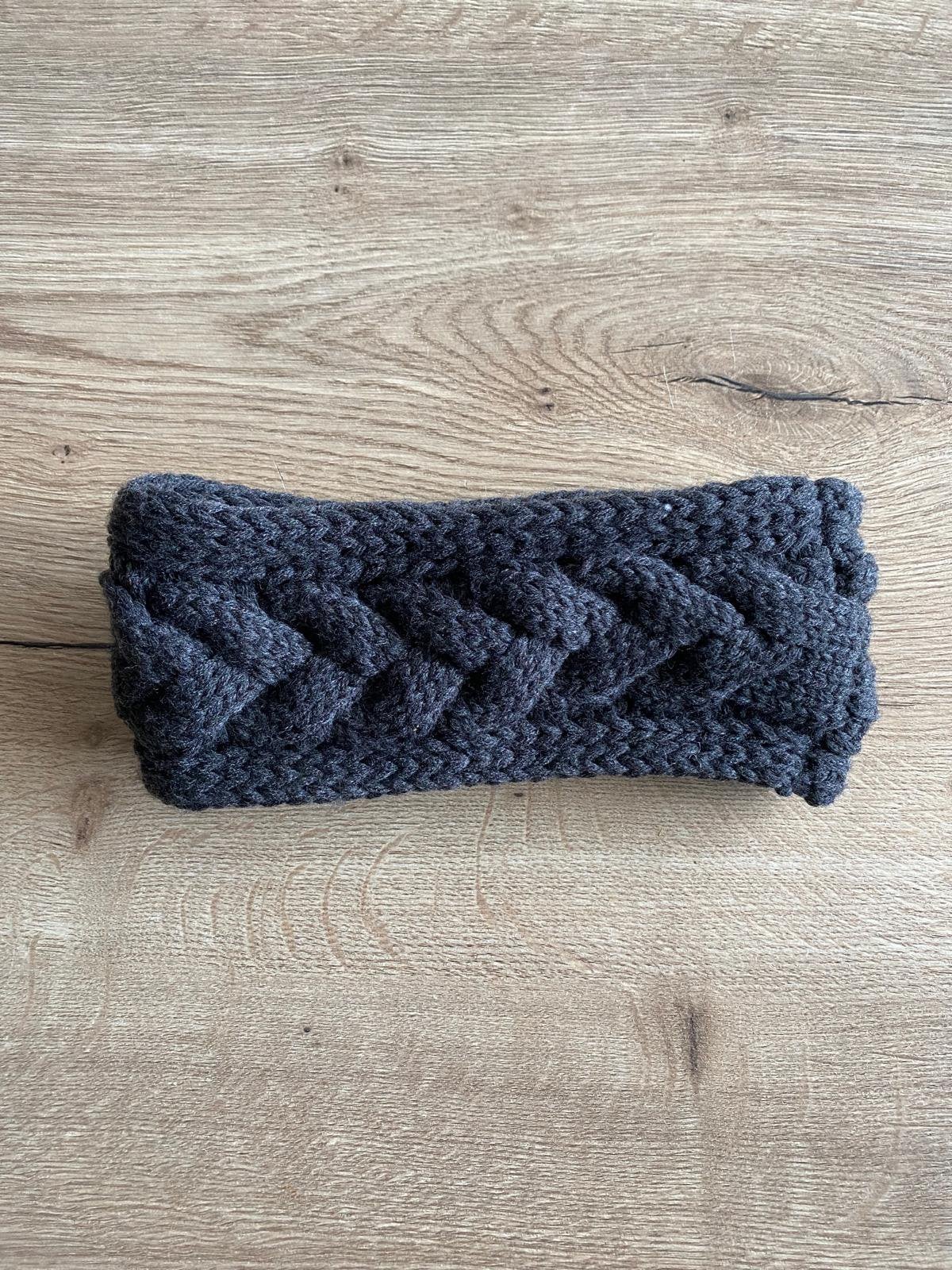 Donkergrijze Gebreide Haarband / Oorwarmer Gevlochten, Ophalen of Verzenden, Zo goed als nieuw, Maat 38/40 (M), Muts