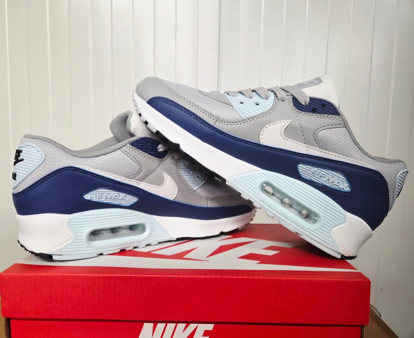Nike air max 90 Lichtgrijs/Blauw/Wit Maten 41 47, Ophalen of Verzenden, Nieuw, Blauw, Sneakers of Gympen