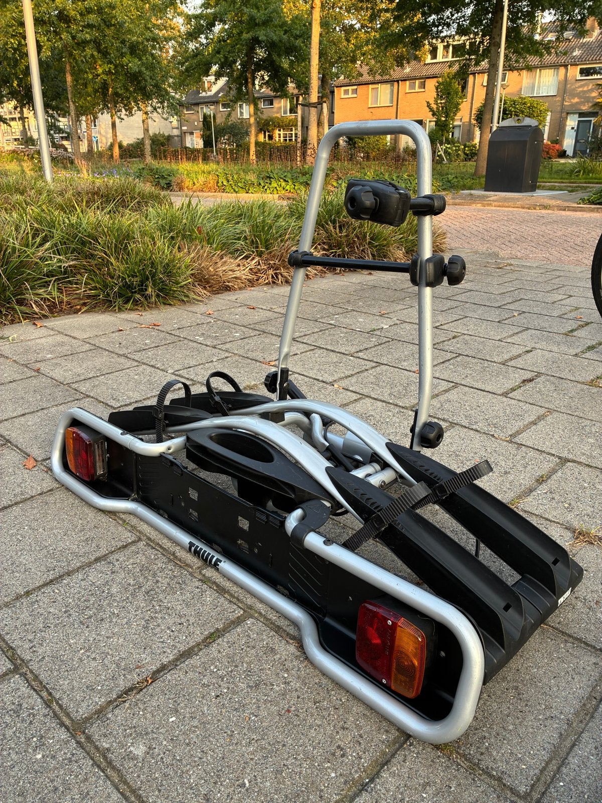 Z.g.a.n.Thule fietsendrager voor 2 e-bikes met oprijgoot, Auto diversen, Ophalen, Gebruikt, 2 fietsen, Trekhaakdrager