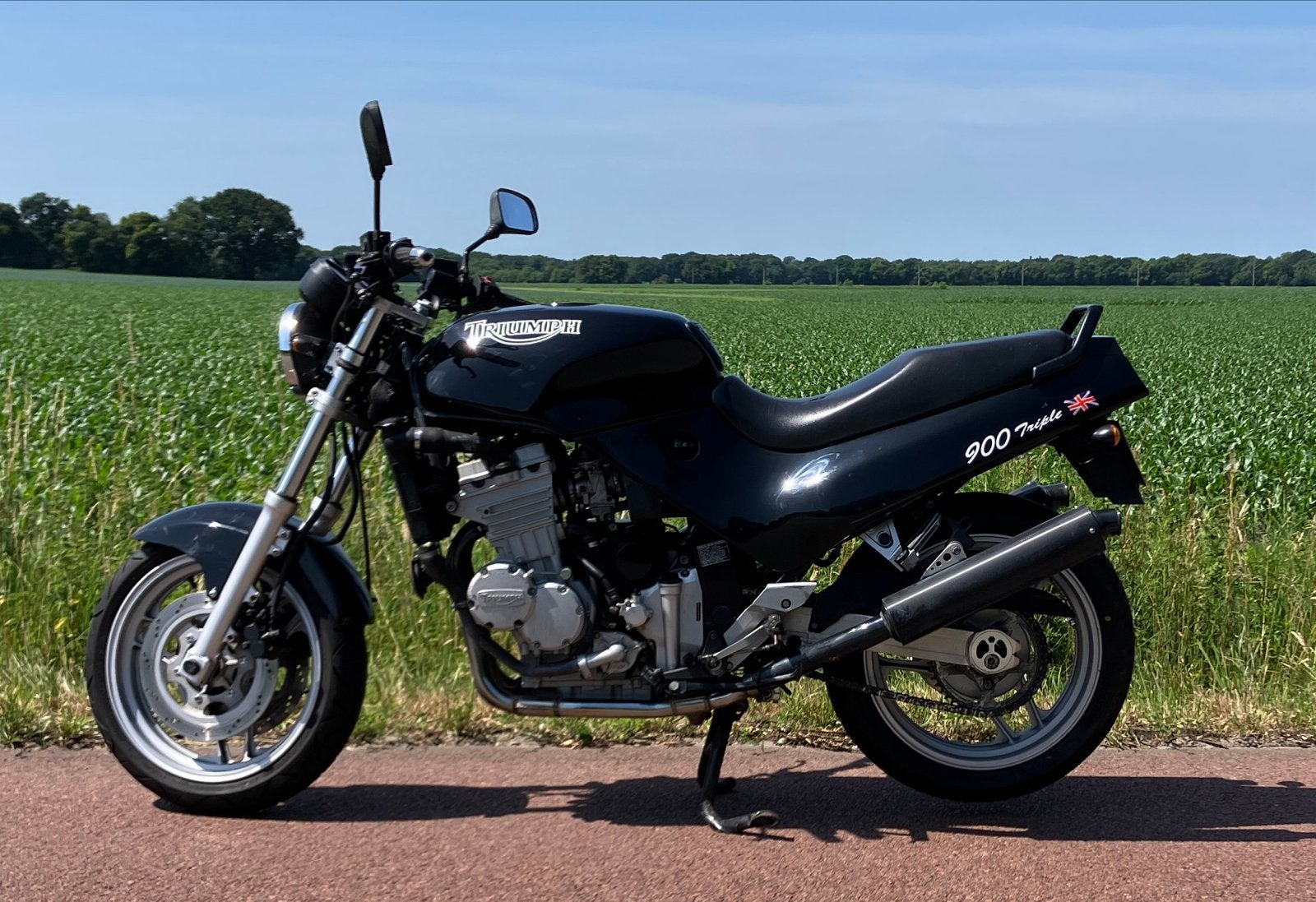 Triumph 900 Triple Naked Bike -