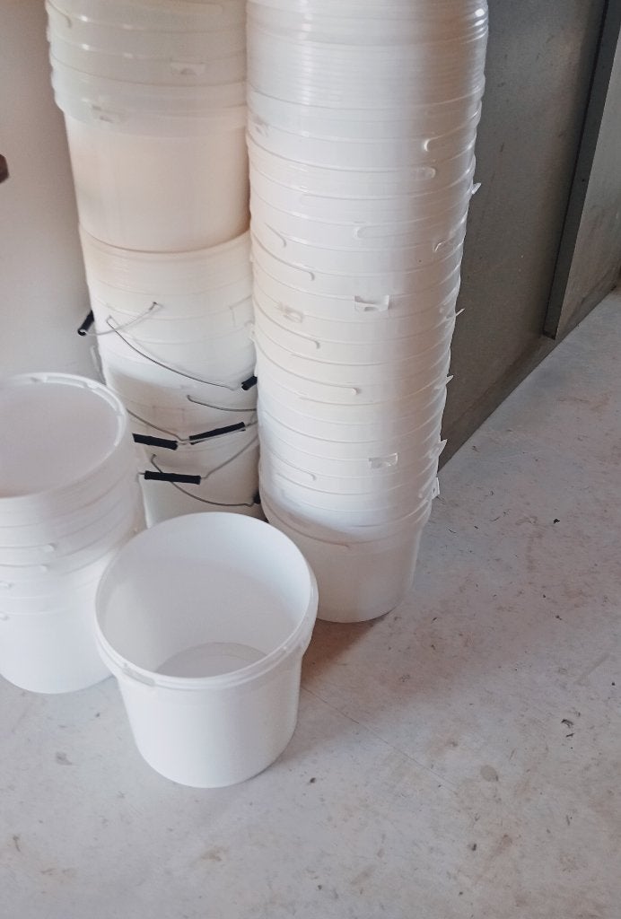 Emmers 1x gebruikt met afsluitbare deksel  en henksel GRATIS, Kunststof, Xxxx, Xxxx, Ophalen of Verzenden