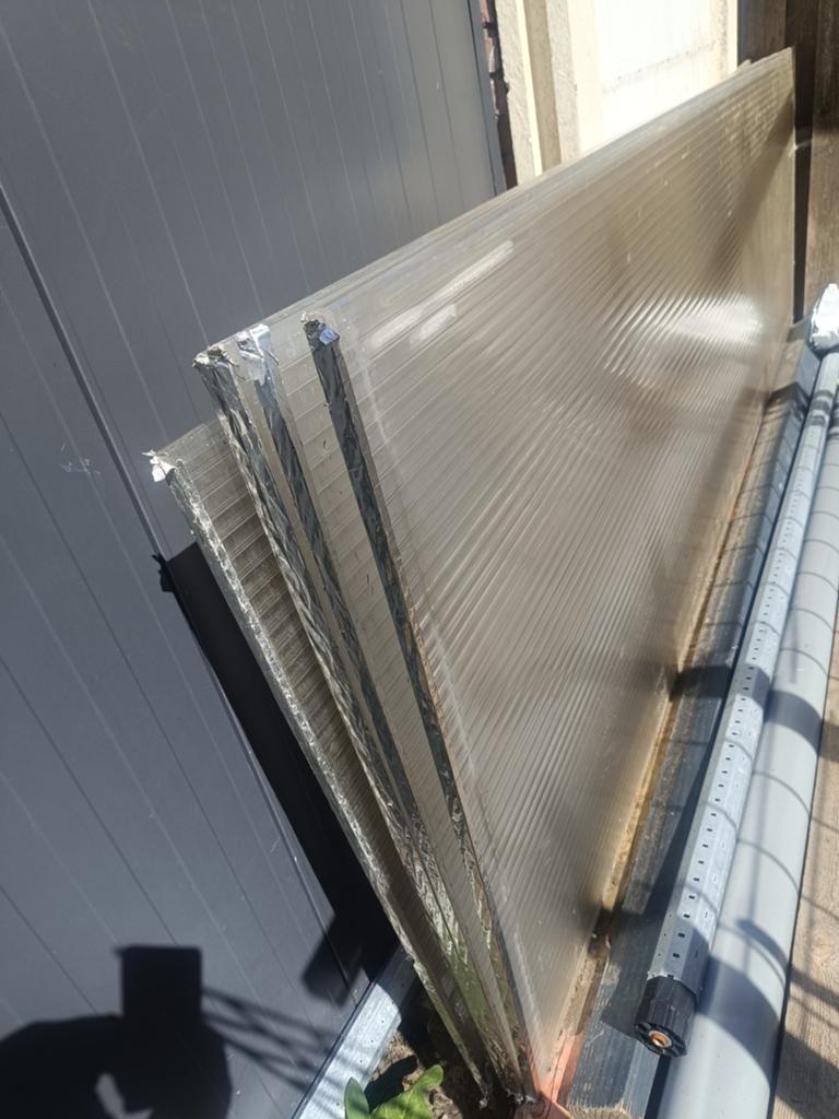 Polycarbonaatplanten, Ophalen