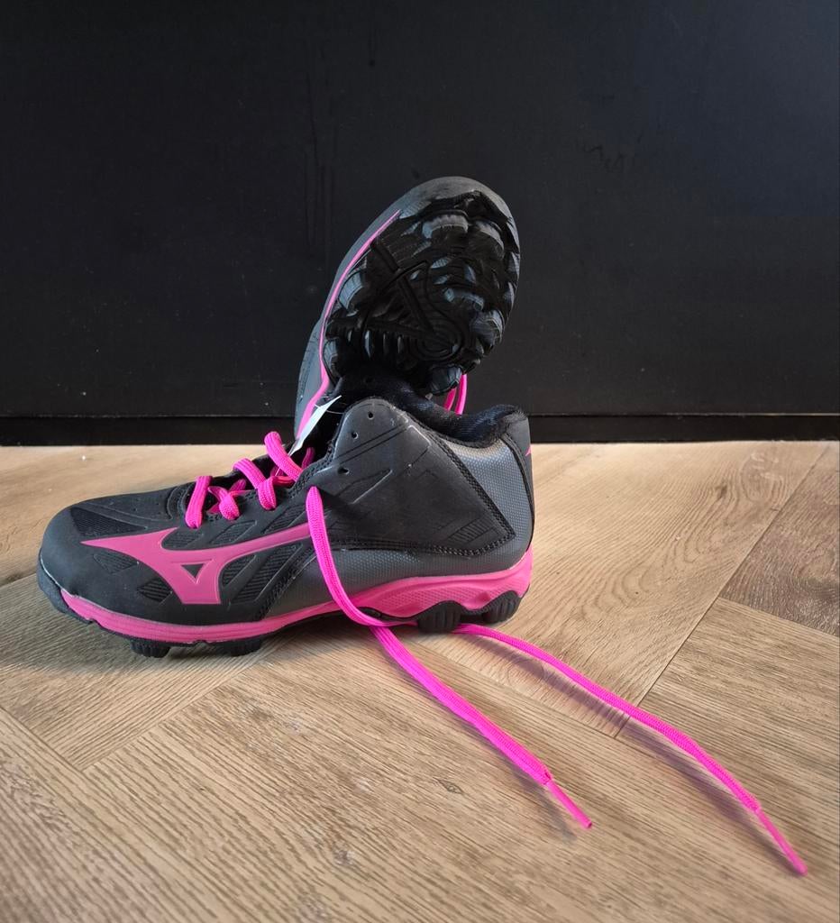 Nieuwe Mizuno kunstgras schoenen (korfbal/hockey), Ophalen of Verzenden, Nieuw, Schoenen