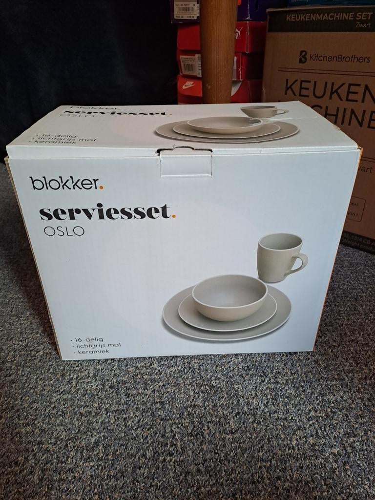 Blokker Servieset Oslo 16-delig - Nieuw in doos, Huis en Inrichting, Keuken | Servies, Keramiek, Nieuw, Ophalen of Verzenden, Effen
