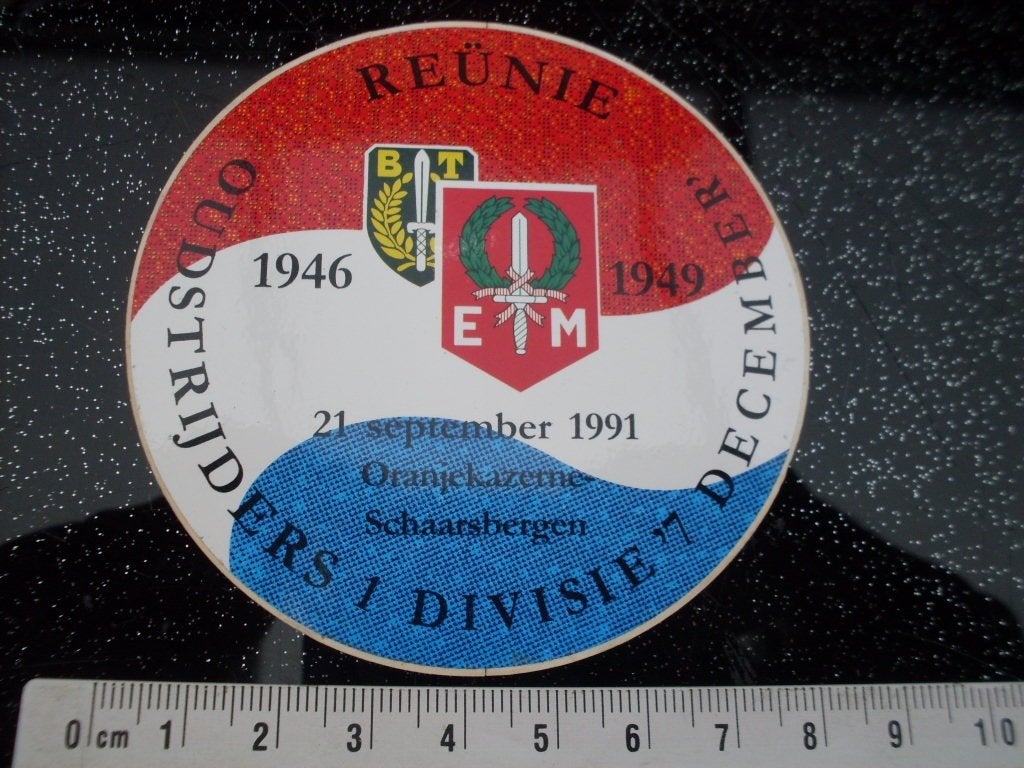 sticker oud strijders 1 divisie 7 december reunie BT EM 1991, Verzenden, Zo goed als nieuw, Bedrijf of Vereniging