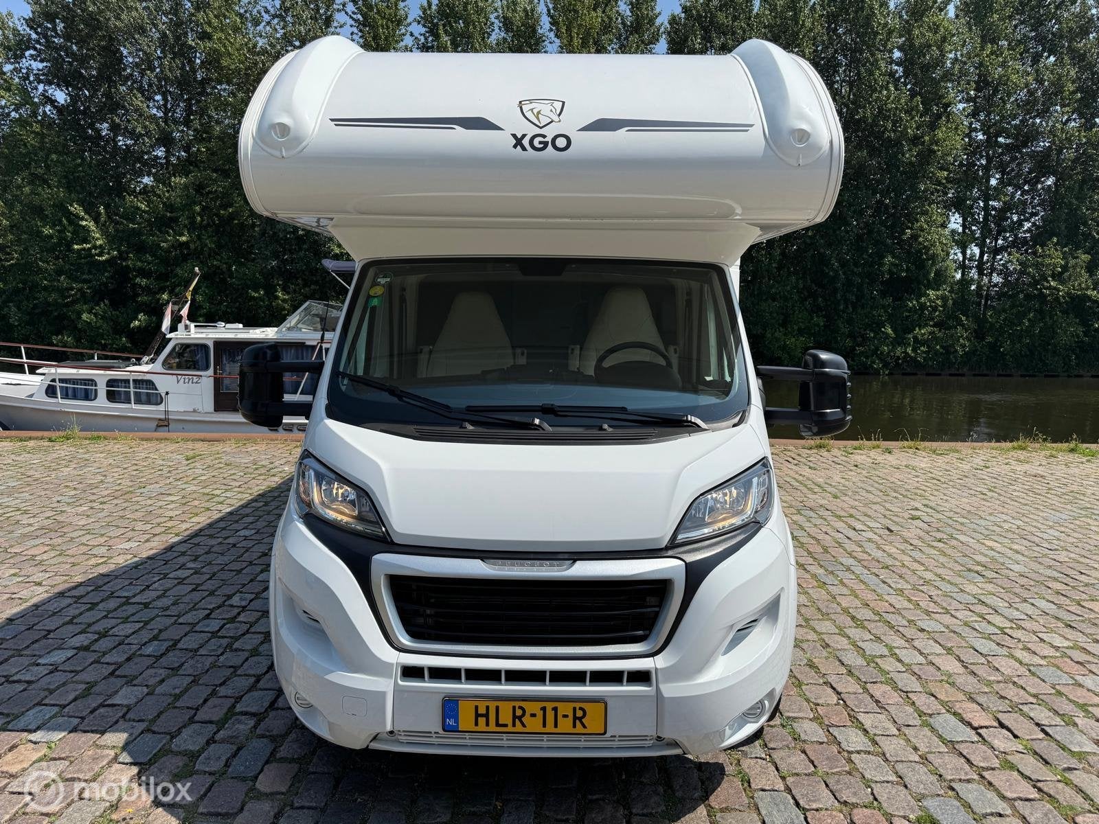 XGO Dynamic 95 G camper 4 pers. - douche - toilet - dakairco, Alkoof, 7 tot 8 meter, Bedrijf, Airconditioning