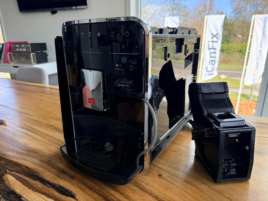 Reparaties en onderhoud aan Volautomatische Espressomachines, Witgoed en Apparatuur, Koffiezetapparaten, Afneembaar waterreservoir