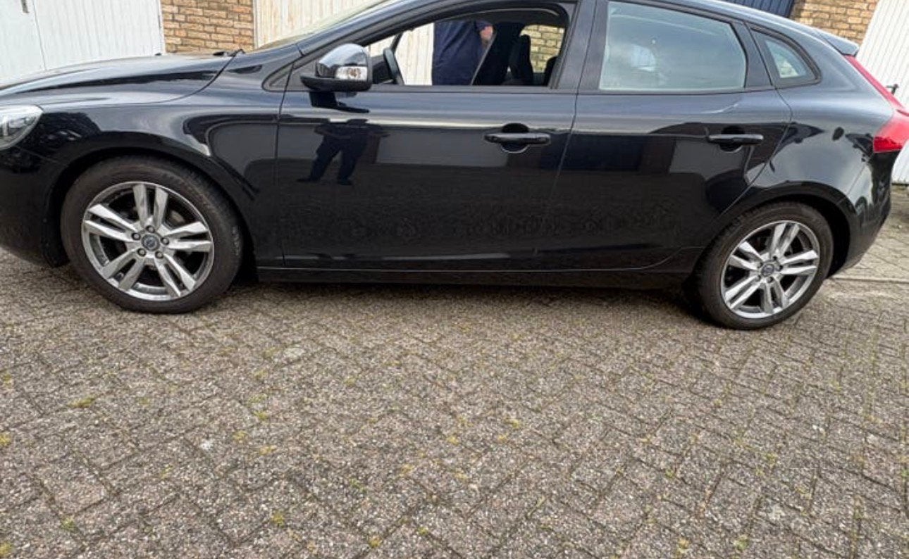 Volvo v40 banden met velg, Auto-onderdelen, Banden en Velgen, 16 inch, Band(en), Zomerbanden, 205 mm